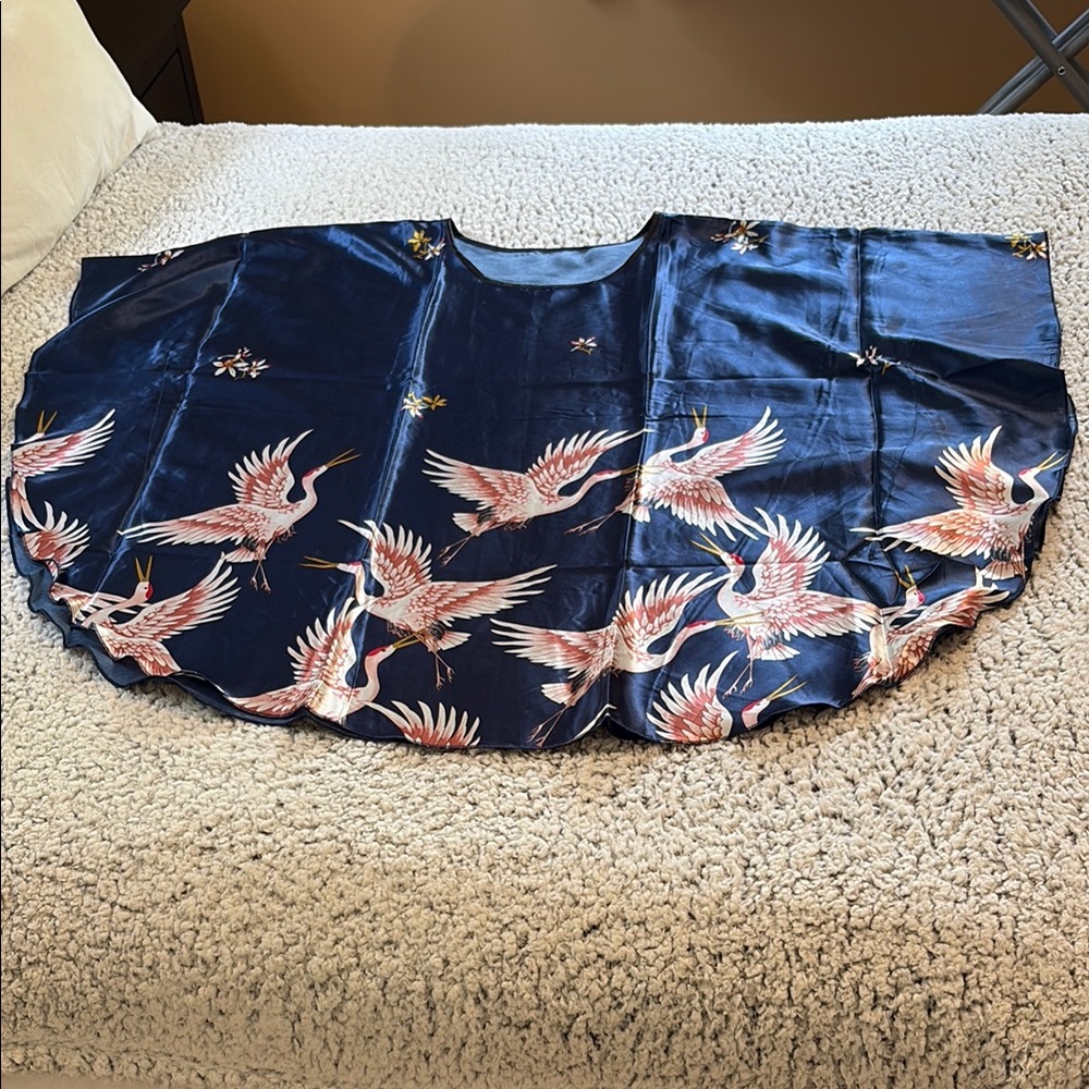 Elegant Blue Kimono with Crane Design